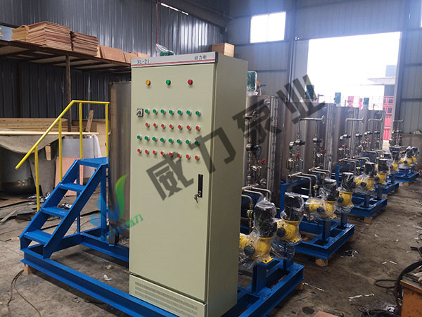 多罐多泵加药装置